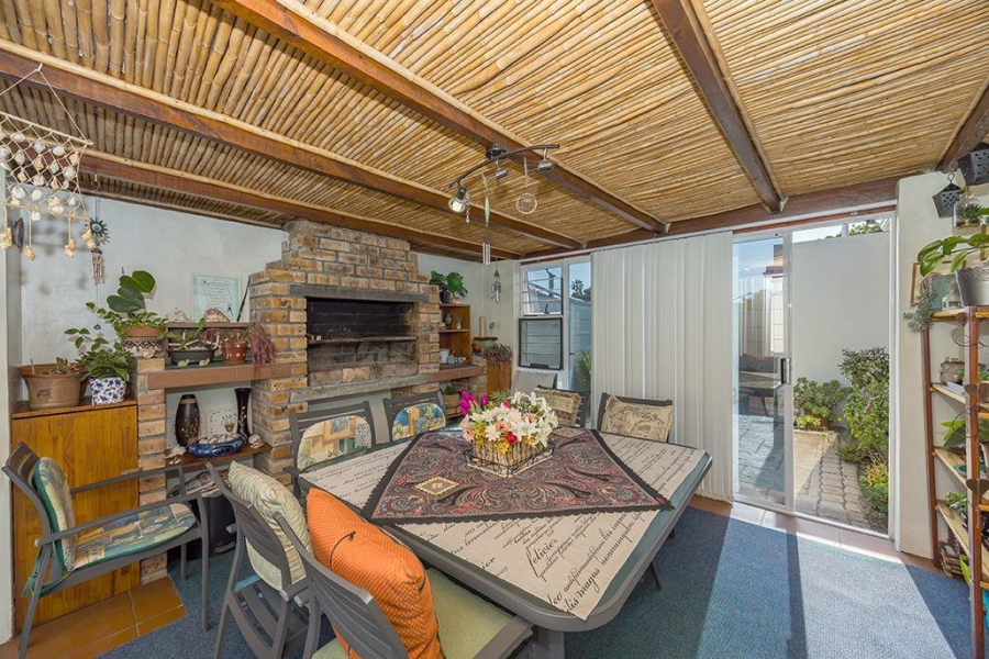 2 Bedroom Property for Sale in Bothasig Western Cape